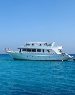 Fully Crewed Luxury Charters